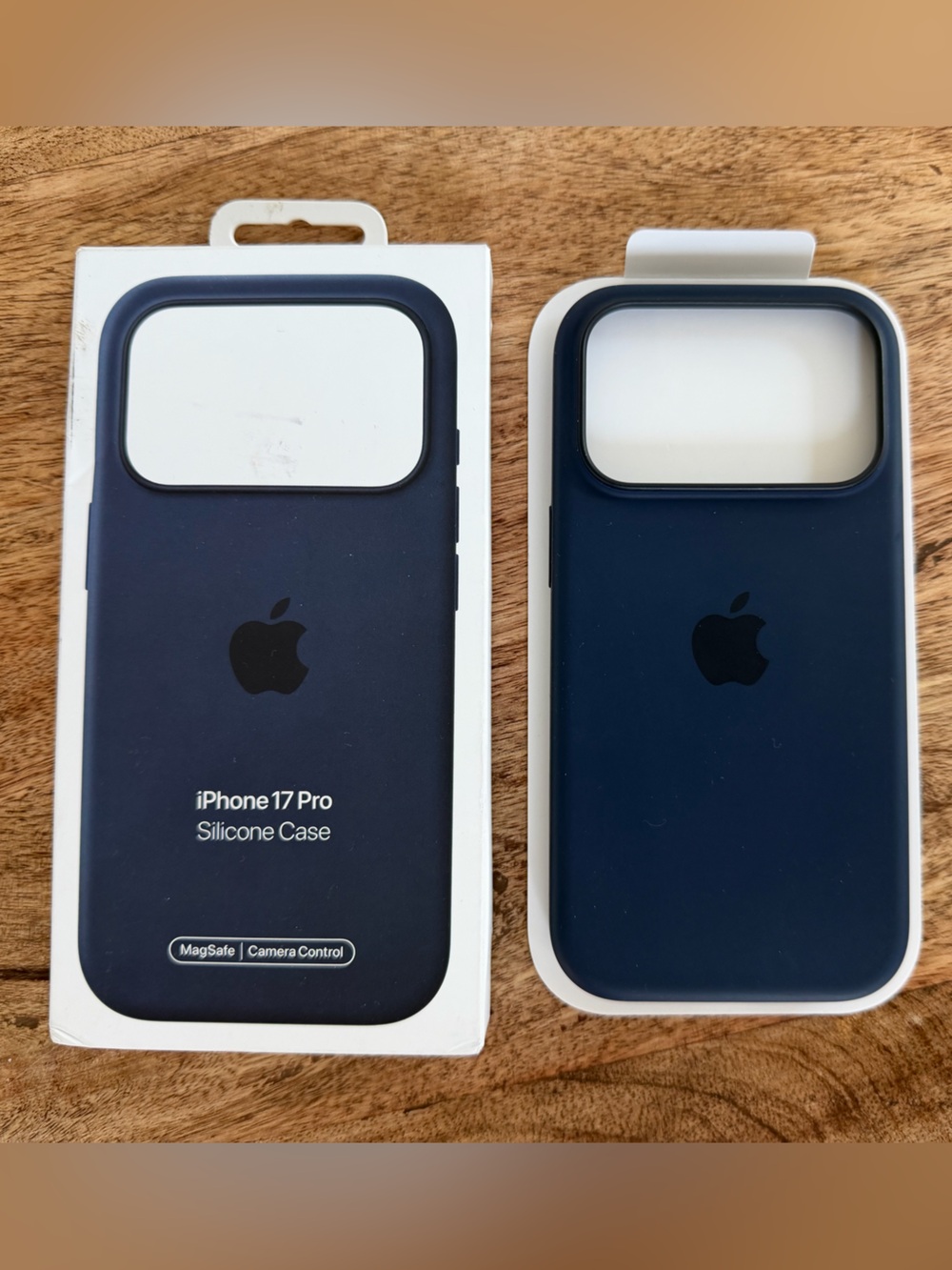 Authentic Apple iPhone 17 Pro Silicone Case - Deep Blue
